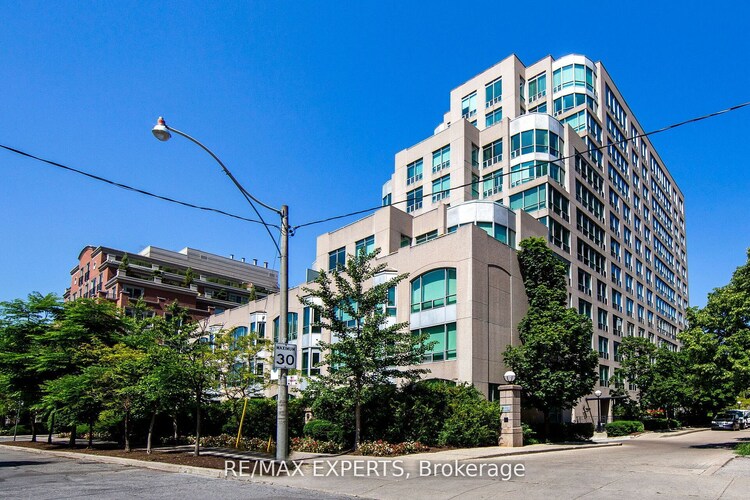 942 Yonge St, Toronto, Ontario, Annex