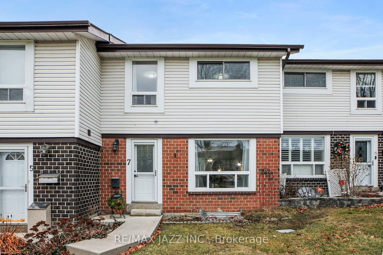 7 Groves Lane, Ajax, Ontario, South East