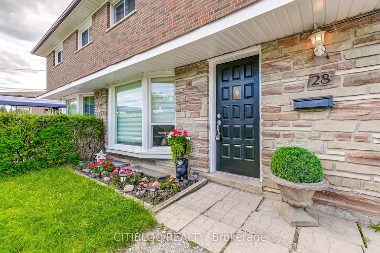 28 Navenby Cres, Toronto, Ontario, Humber Summit