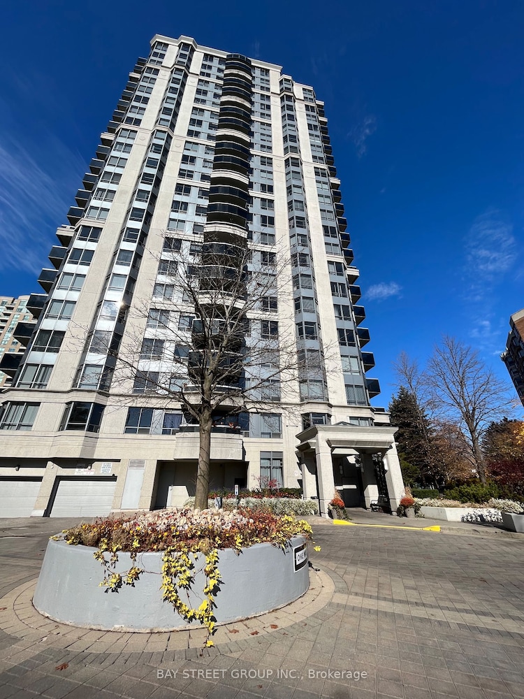 35 Finch Ave E, Toronto, Ontario, Willowdale East