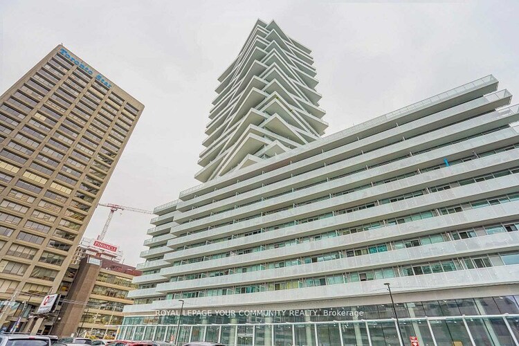 15 Queens Quay E, Toronto, Ontario, Waterfront Communities C1