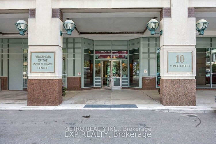 10 Yonge St, Toronto, Ontario, Bay Street Corridor