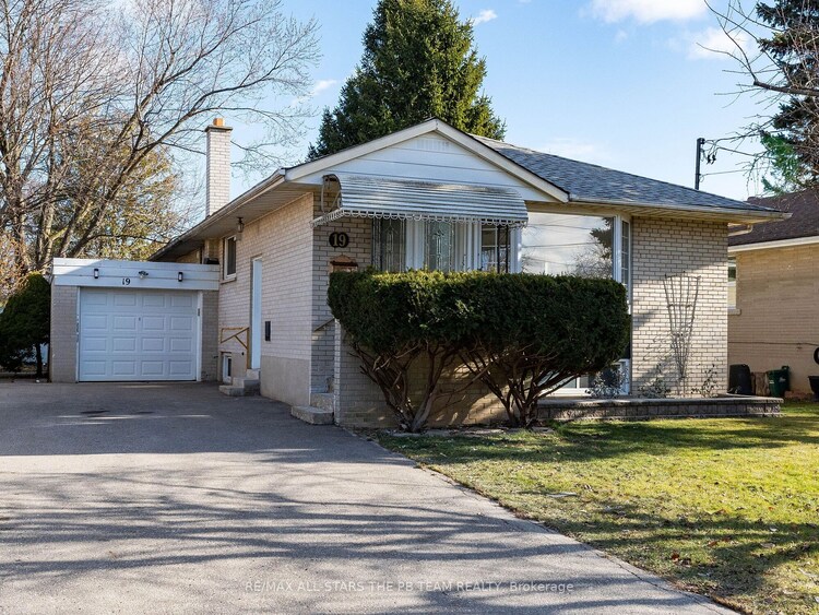 19 Beaverton Rd S, Richmond Hill, Ontario, Crosby