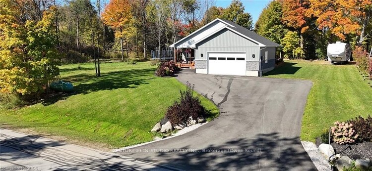 135 CONFEDERATION DRIVE, Chatsworth, Ontario, Rural Chatsworth