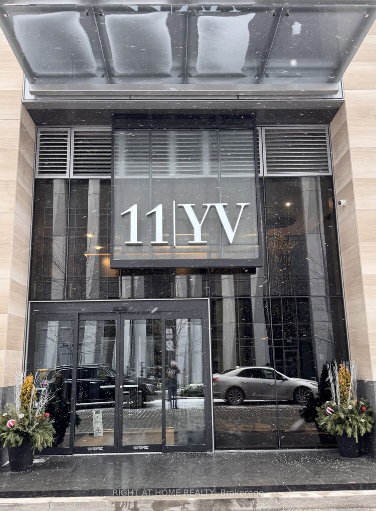 11 Yorkville Ave, Toronto, Ontario, Annex