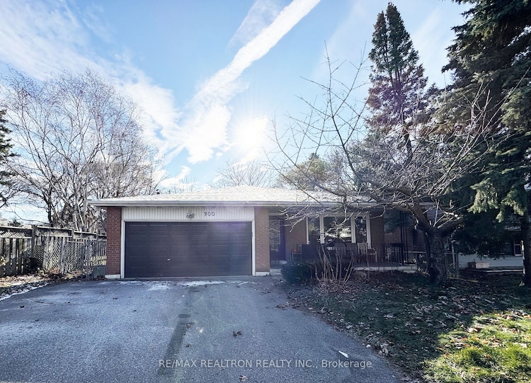 300 Millard Ave, Newmarket, Ontario, Central Newmarket