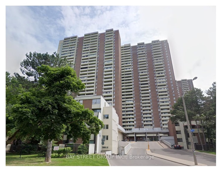 1 Massey Sq, Toronto, Ontario, Crescent Town