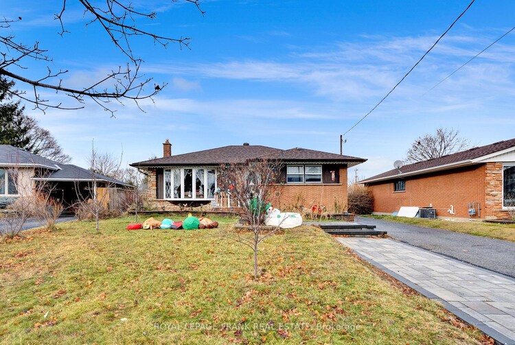 1164 Lisgar Ave, Oshawa, Ontario, Donevan