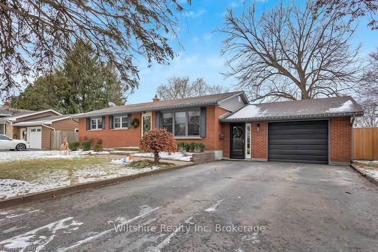 211 QUARTERLINE Rd, Tillsonburg, Ontario, Tillsonburg