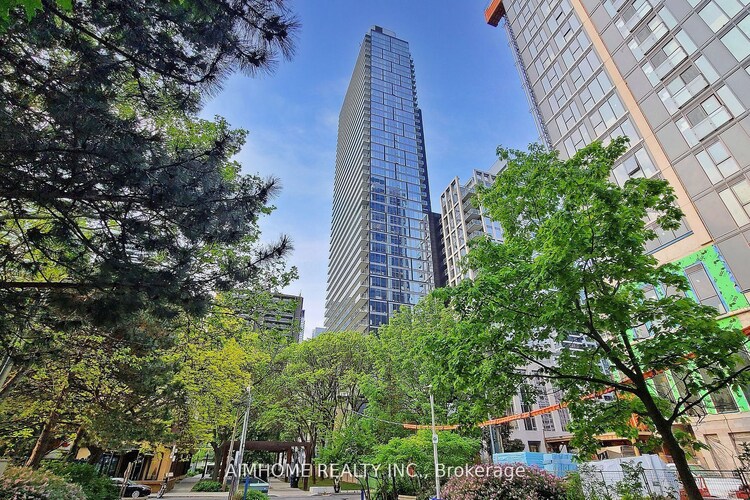 1 Gloucester St, Toronto, Ontario, Church-Yonge Corridor