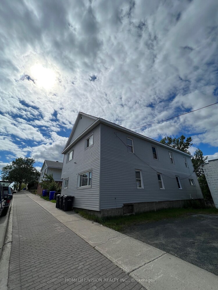 22 Kirkland St W, Kirkland Lake, Ontario, 