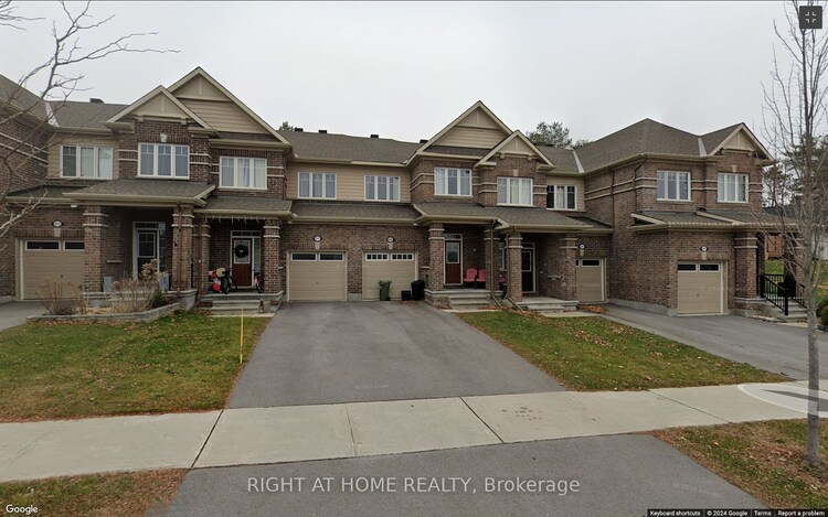 209 HARTSMERE Dr, Stittsville - Munster - Richmond, Ontario, 8203 - Stittsville (South)