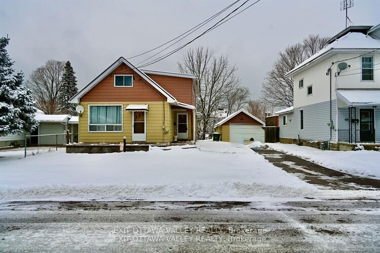 701 Fischer St, Pembroke, Ontario, 530 - Pembroke