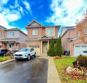 11 Earl Grey Cres, Peel, Ontario