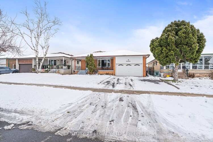 17 Vange Cres, Toronto, Ontario, Mount Olive-Silverstone-Jamestown