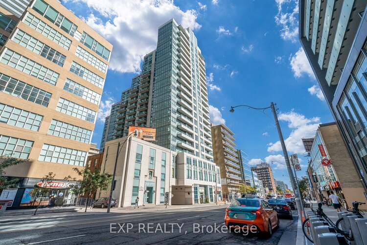 212 Eglinton Ave E, Toronto, Ontario, Mount Pleasant West