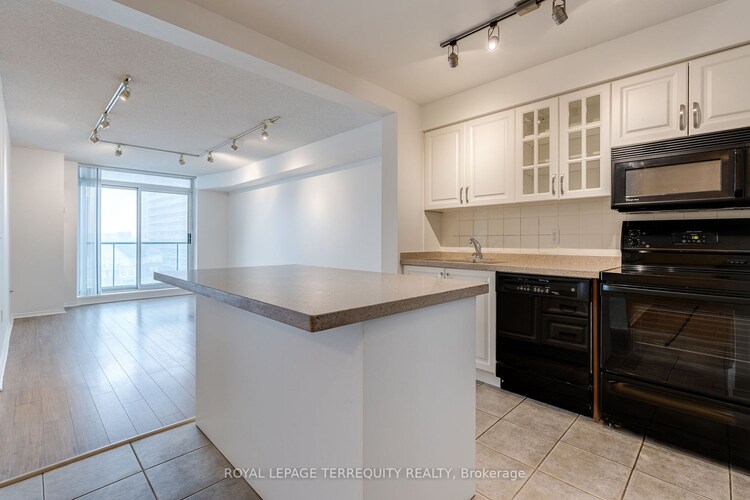 17 Michael Power Pl, Toronto, Ontario, Islington-City Centre West