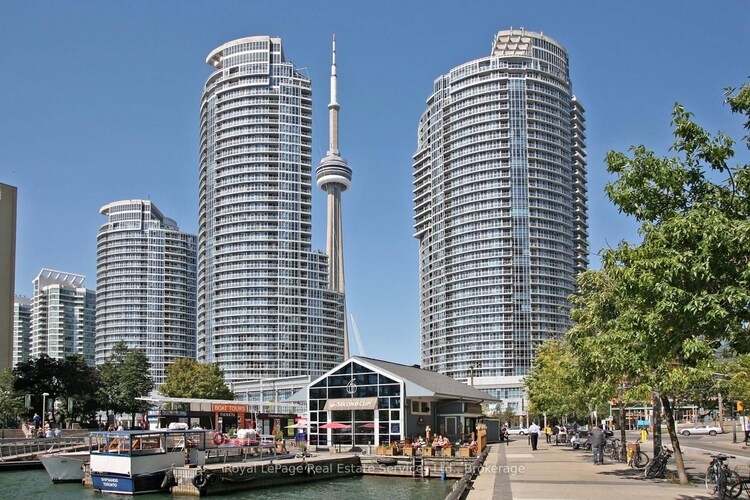 208 Queens Quay  W, Toronto, Ontario, Waterfront Communities C1