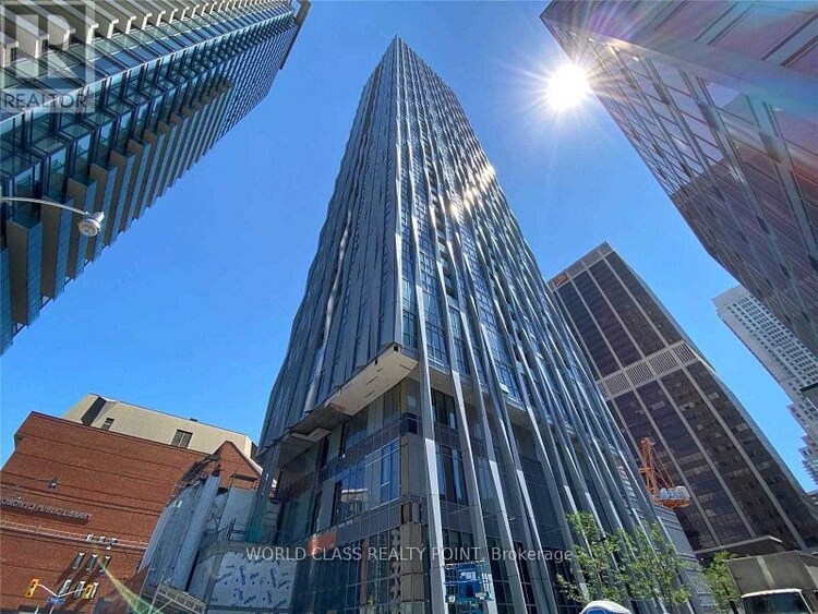 1 Yorkville Ave, Toronto, Ontario, Annex