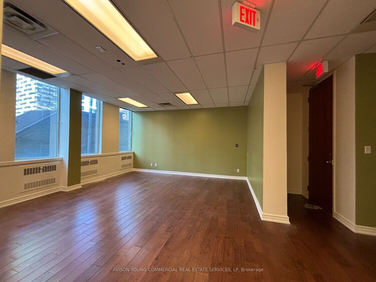 55 Eglinton Avenue E, Toronto, ON, Mount Pleasant West