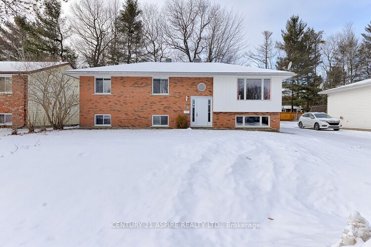 30 Earl St, Petawawa, Ontario, 520 - Petawawa