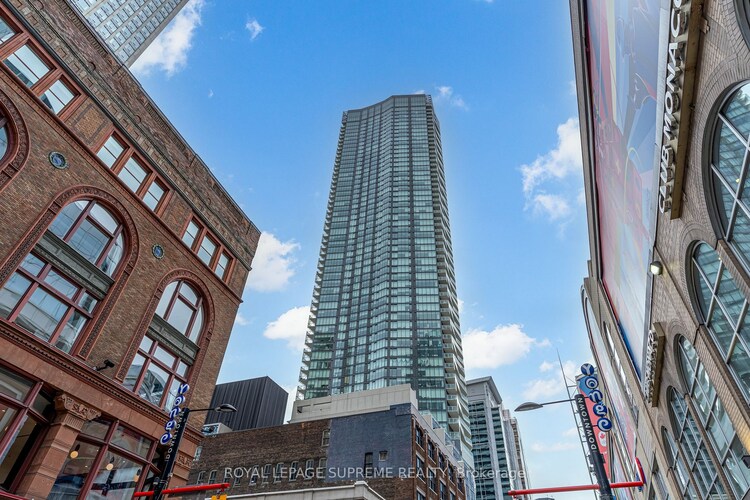 197 Yonge St, Toronto, Ontario, Church-Yonge Corridor