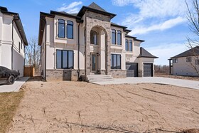 322 Benson Crt, Essex, Ontario , MLS #X11910552 , Image - 1