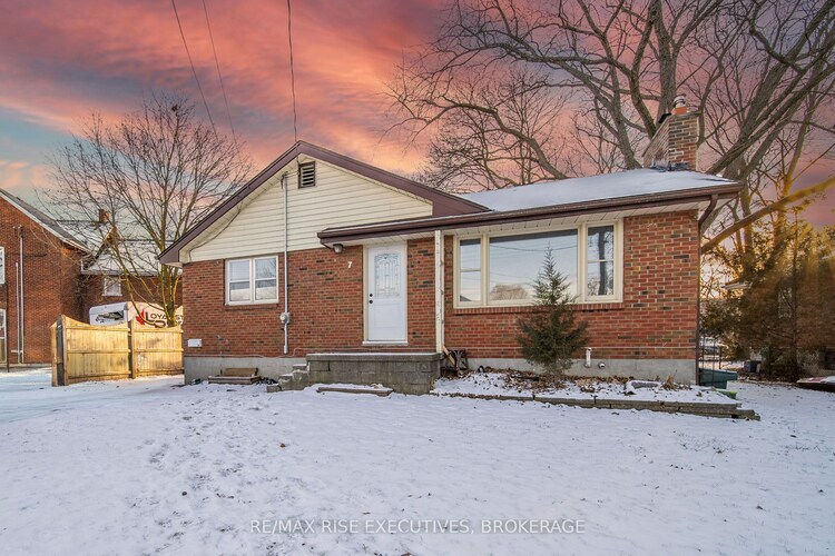 7 Benjamin St, Belleville, Ontario, 