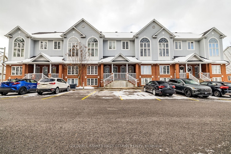 389 Wiffen, Bells Corners and South to Fallowfield, Ontario, 7802 - Westcliffe Estates