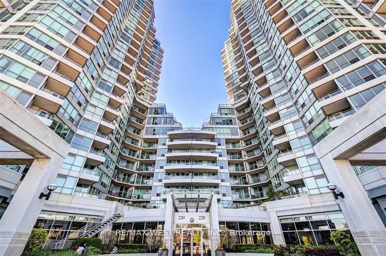 230 Queens Quay W, Toronto, Ontario, Waterfront Communities C1