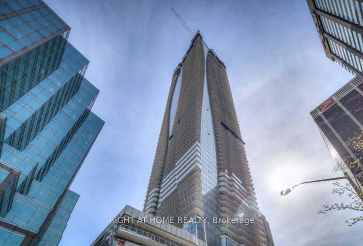 1 Bloor St E, Toronto, Ontario, Church-Yonge Corridor