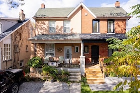 30 Ash Cres, Toronto, Ontario