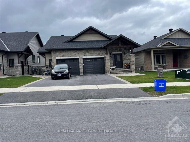 36 SENATORS GATE Dr, Perth, Ontario, 907 - Perth