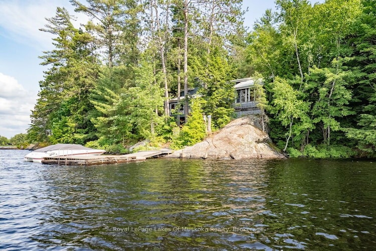 3 Island 15KL, Gravenhurst, Ontario, 