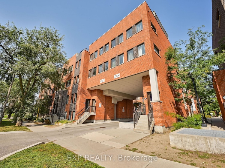 68 Winston Park Blvd, Toronto, Ontario, Downsview-Roding-CFB