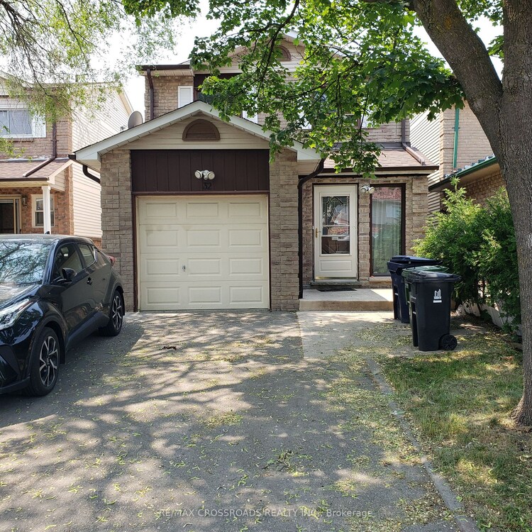 32 Briarwood Ave, Toronto, Ontario, West Humber-Clairville