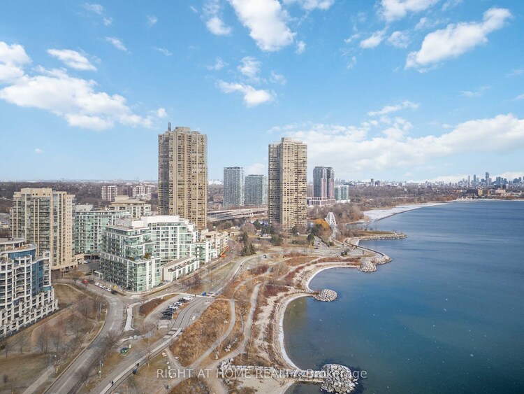 5 Marine Parade Dr, Toronto, Ontario, Mimico