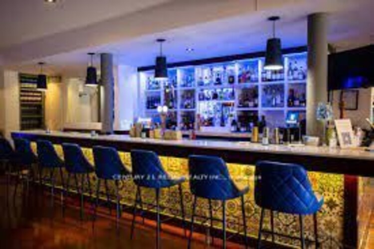 664 The Queensway, Toronto, Ontario, Stonegate-Queensway