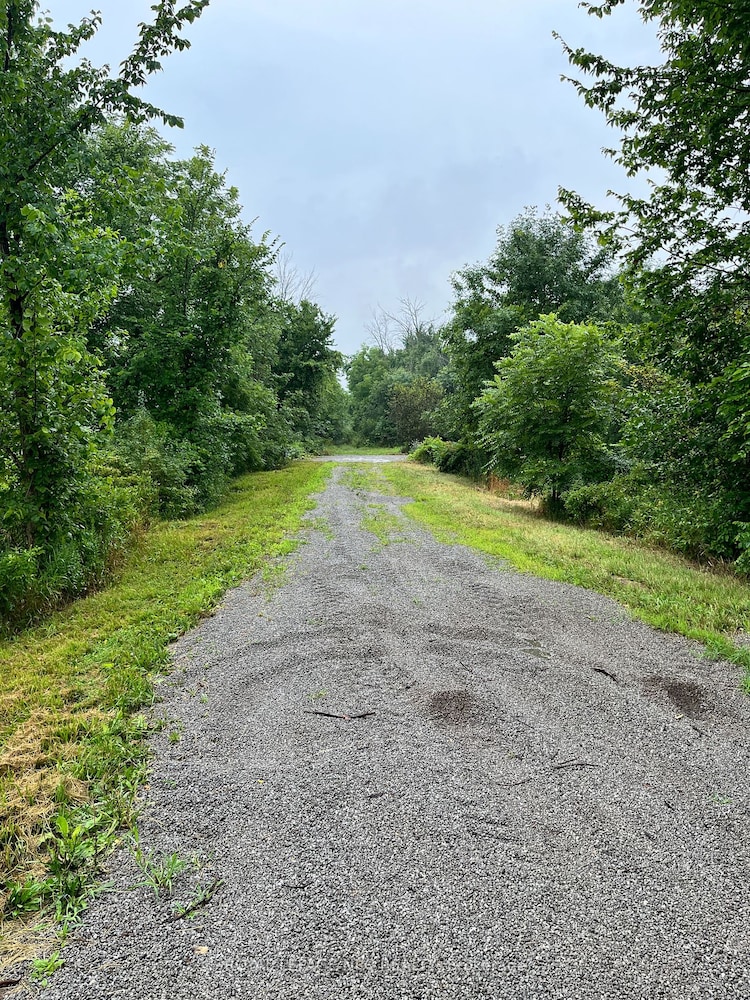 PART 66 ALWAY Rd, Grimsby, Ontario, 055 - Grimsby Escarpment