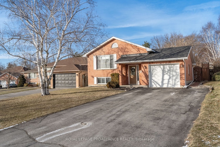 27 Loraine Ave, Quinte West, Ontario, 