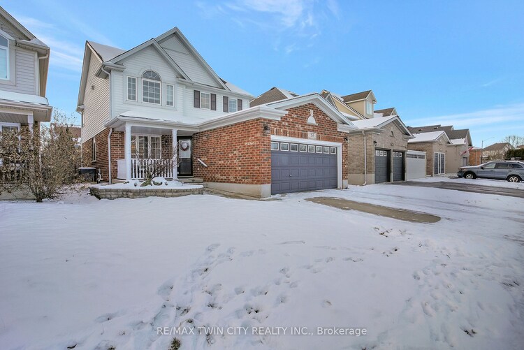 24 BLUEWATER Dr, Cambridge, Ontario, 