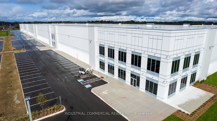 1 Logistics Crt, Georgina, Ontario, Belhaven