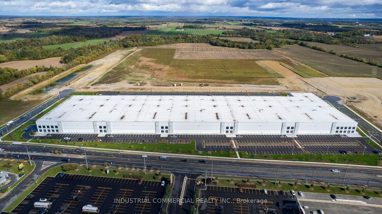 1 Logistics Crt, Georgina, Ontario, Belhaven