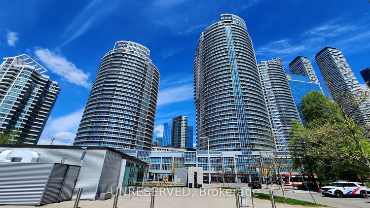 218 Queens Quay W, Toronto, Ontario, Waterfront Communities C1