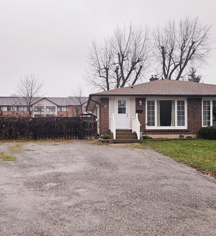 11 Kerwin Gate, St. Catharines, Ontario, 443 - Lakeport