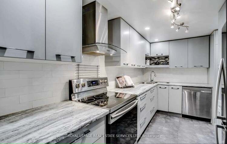 2045 Lake Shore Blvd W, Toronto, Ontario, Mimico