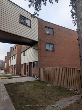 180 Mississauga Valley Blvd