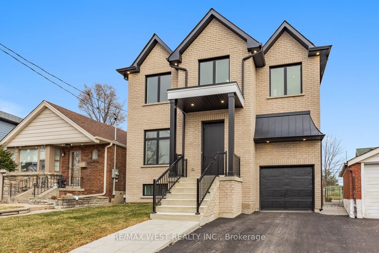 1049 Greenwood Ave, Toronto, Ontario, East York