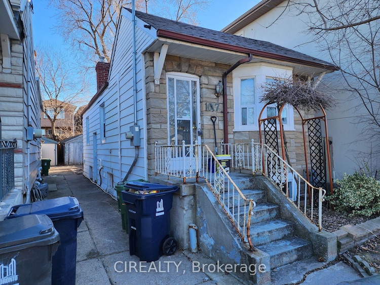 1017 Greenwood Ave, Toronto, Ontario, East York