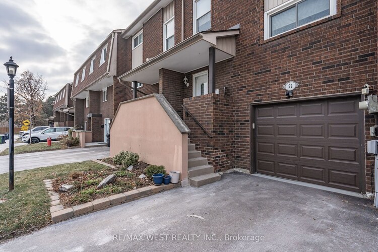 52 Permfield Path, Toronto, Ontario, Etobicoke West Mall